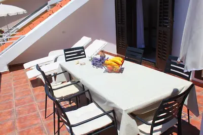 Image de Tremendous 2-bedroom apartment with Ac in Sveti Stefan