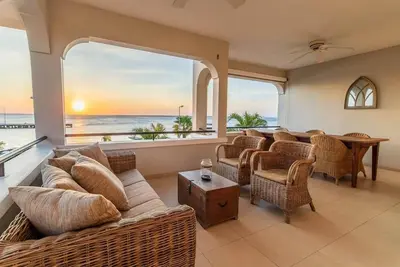 The Shore Residence 4, Ocean front apartment