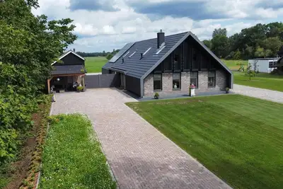 Image de Luxury designer lodge in the Reestdal - Enjoying nature