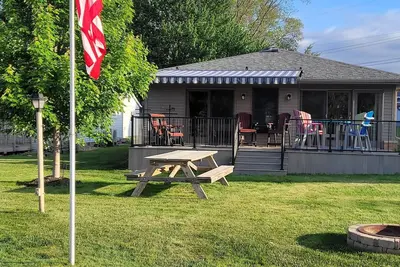 Image de Discover the Serene Beauty of Lake Sechrist at the Cottage on the Bay