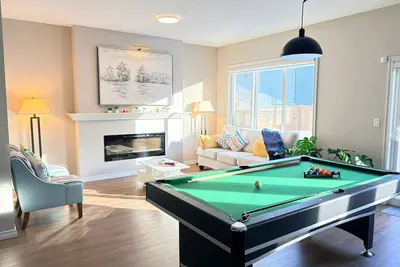 Image de Ultimate Prime Location | West Edmonton Mall • Rogers Place • Casino