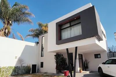 Image de Nice, cozy and modern house, good location, exclusive subdivision.