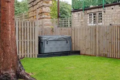 Image de Luxe 2br Cottage Near Edinburgh with Hot Tub - Sleeps 6 - Free Parking - Wi-Fi