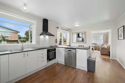 Image de Red Door 56 - Ride to the Redwoods, Te Puia & Secret Spot