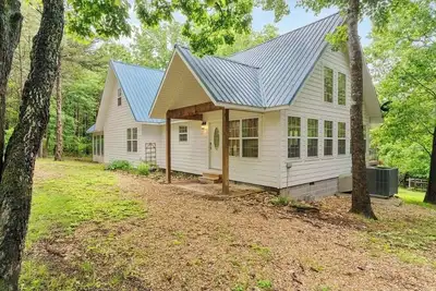 Image de Spacious 5-bedroom house on Table Rock Lake. It's a entertainers dream!