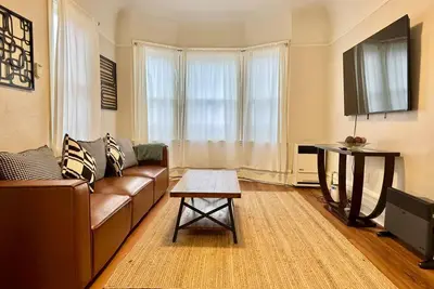 Image de Gorgeous 3 Bedroom Flat in Oakland - Walk to Bart & Bus. Mins to Sf & Berkeley