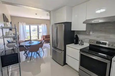 Image de Beach front apartment