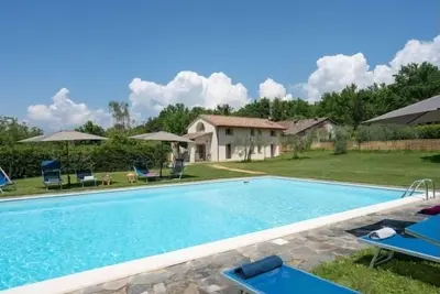 Tuscan barn with private pool near Florence