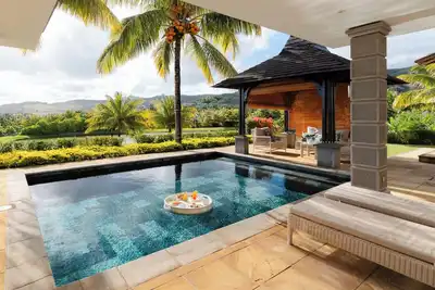 Marvelous 4-bedroom Villa / Infinity Pool & Garden View
