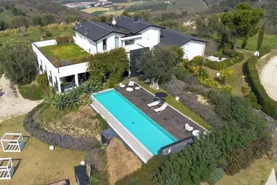 Image de Maison de vacances privée avec piscine privée, climatisation, Wifi, Tv, terrasse, animaux admis