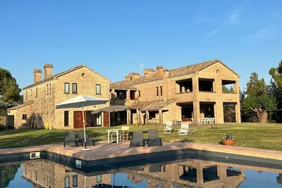 Image de Villa with private swimming pool in the heart of the countryside