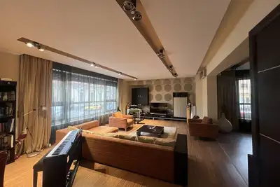 Image de Adorable 3-bedroom apartment of 170 mp with Ac in vibrant București