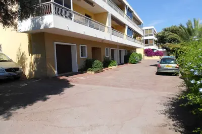 Image de Petit studio 4p, Rdc, Pkg sécurisé, Wifi, smartTV, 12mn centre, samedi au samedi