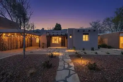 Old Charm Adobe Home, 3bd/2ba, Grill, Firepit