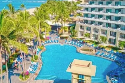 Image de Beautiful Condo steps from the sandy beautiful beach of Puerto Vallarta, Mx.