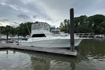 Image de Come stay on our 40 Viking yacht - two bedrooms with restaurant and biking trail