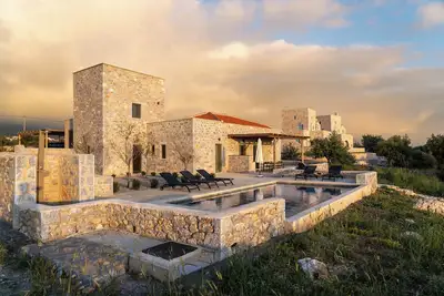 Image de Spacious 4-bedroom villa in serene Areopoli with Ac