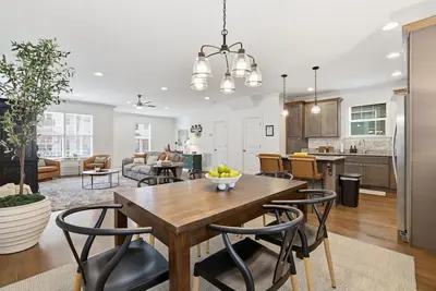 Image de Walk to Southside Dining, Stylish 3br w Easy Parking