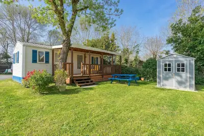 Image de Mobil-home « Location près de Royan » avec piscine partagée, terrasse privée et Wi-Fi