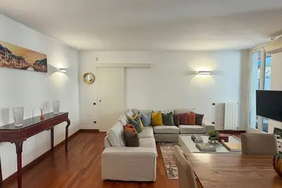 Image de Gorgeous three-room apartment with terrace in Navigli area