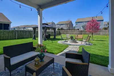 Image de Cherry Meadow 5br Escape | Outdoor Fireplace
