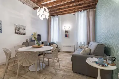 Image de Domus Rialto Emerald - Appartement lumineux de 2 chambres en plein centre-ville