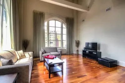 Luxury Baltimore Penthouse Walk to Stadium & Diner