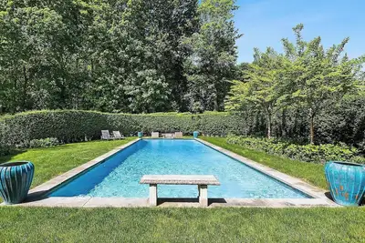 Peaceful 4-bedroom house with Ac in charming Bridgehampton