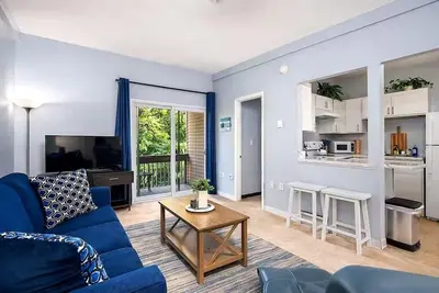 Image de Weirs Beach Condo w/ Pool Near Lake & Gunstock