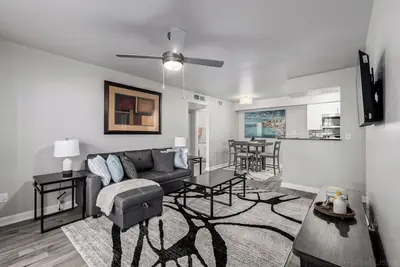 Modern Spacious Getaway near Phx & Asu
