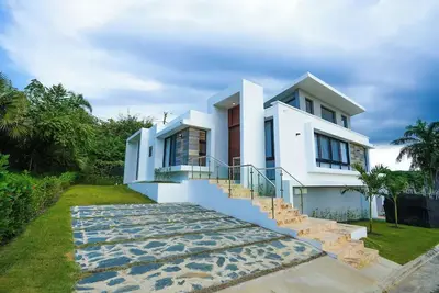 Image de 3 bedroom Villa w King Suite/Parking/View/ 15m Pool