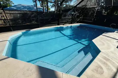 Image de 3-bedroom house in peaceful Cocoa with cool Ac and pretty poolside views