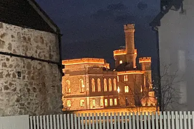 Image de Highlands of Scotland, Inverness, 2 bed apartment, city centre stay, Loch Ness