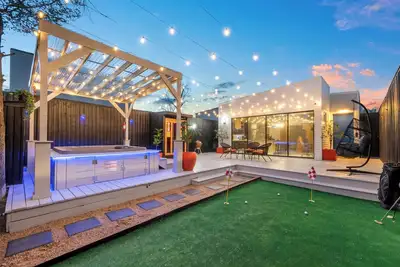 Image de Luxury Spa House Hot Tub, Sauna & Mini Golf