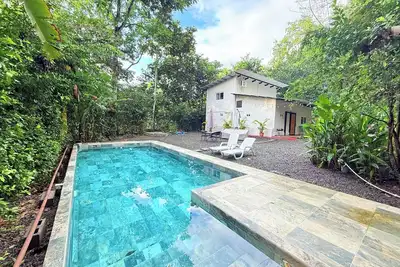 Image de Modern 2 Bedroom Scenic Retreat w/ Pool and Fitness Studio