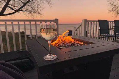 Image de Adorable Cottage with Lakefront Views, World-class Fishing, & Effortless Escape