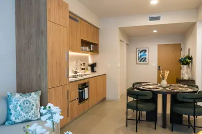 Image de New Apt with Patio in Downtown | Cp Collection