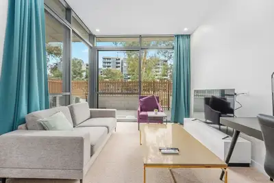 Image de Charming 2br Apartment | Walk to Tram | Parking