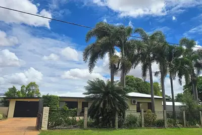 Image de Life's good in Parkside - Relaxing 3br Retreat w Pool & Patio