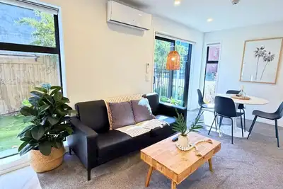 Image de Central 2 Bedroom Townhouse with Private Yard