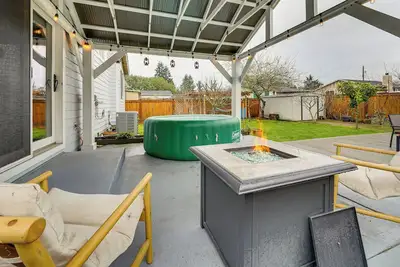 Image de Patio Oasis! Contemporary Tacoma Hideout