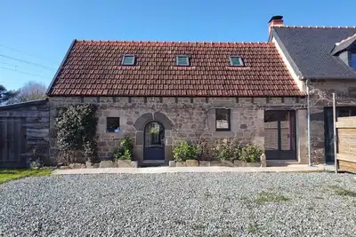 Image de Maison Vintage de Kerlipot avec terrasse privée, jardin partagé et Wi-Fi à Ploubezre