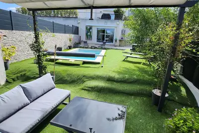 Image de Haut de villa avec piscine et jacuzzi privatif proche d'Ajaccio