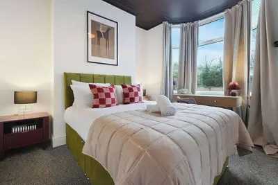 Image de Modern 4br Home | Easy Access to Town & Station