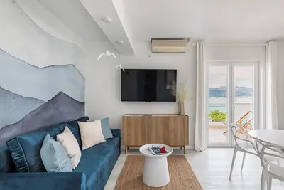 Image de Apartment for 4 person 35 m from sea with heated pool in charming  Ciovo Trogir
