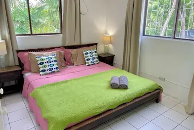 Image de Close to shops and Restaurants, Family friendly, 5 minutes to beach