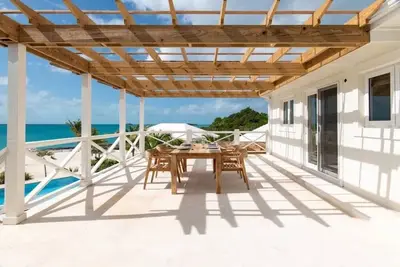 Image de Spacious 6-bedroom house in charming Nassau with Ac