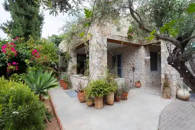Image de Villa «Spetses Estia Orloff» dans le jardin de l'Orlof Resort
