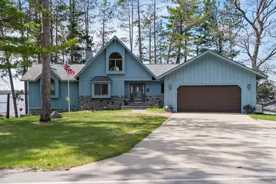 Image de The Pinecrest Lodge on Van Etten Lake
