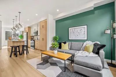 Image de Rooftop + Garage | 3 Private Ensuites, 2 King Beds